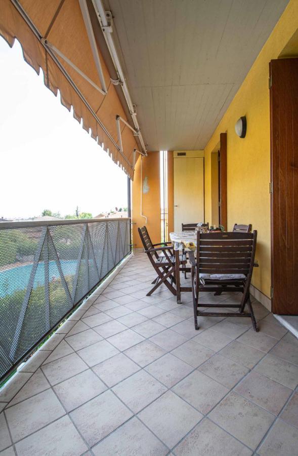 Garden Residence Appartamento Con Terrazzo E Piscina Desenzano del Garda Bagian luar foto