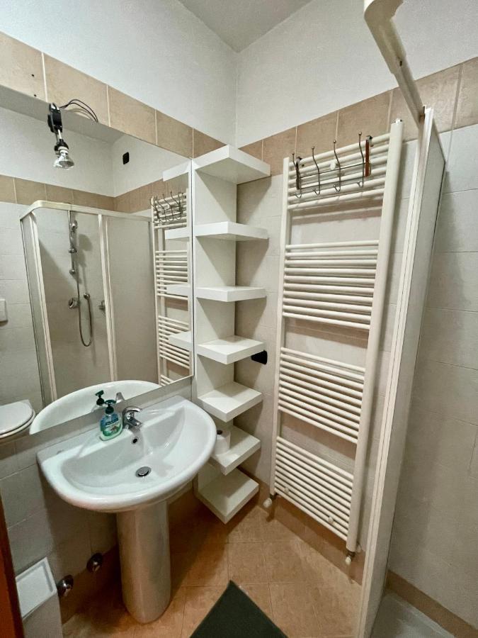 Garden Residence Appartamento Con Terrazzo E Piscina Desenzano del Garda Bagian luar foto